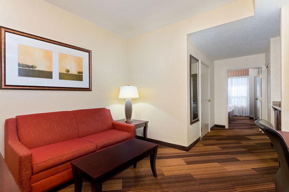 Holiday Inn Express & Suites Lakeland North I-4 By Ihg Luaran gambar