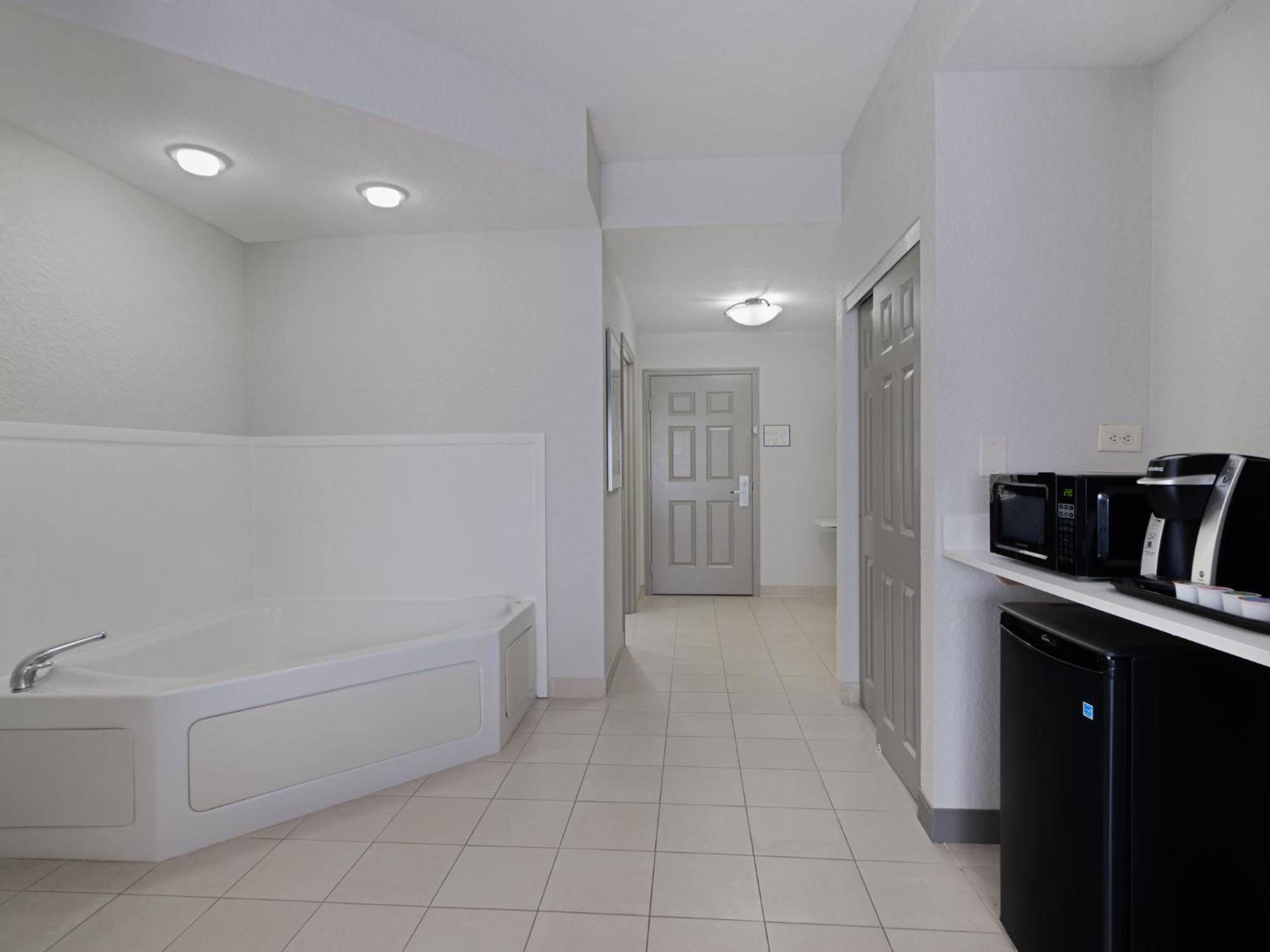 Holiday Inn Express & Suites Lakeland North I-4 By Ihg Luaran gambar